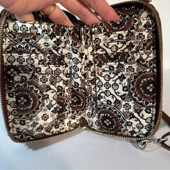 Vera Bradley Carryall RFID All in One Crossbody Purse Leather Classic Mocha NWT - Picture 4 of 11